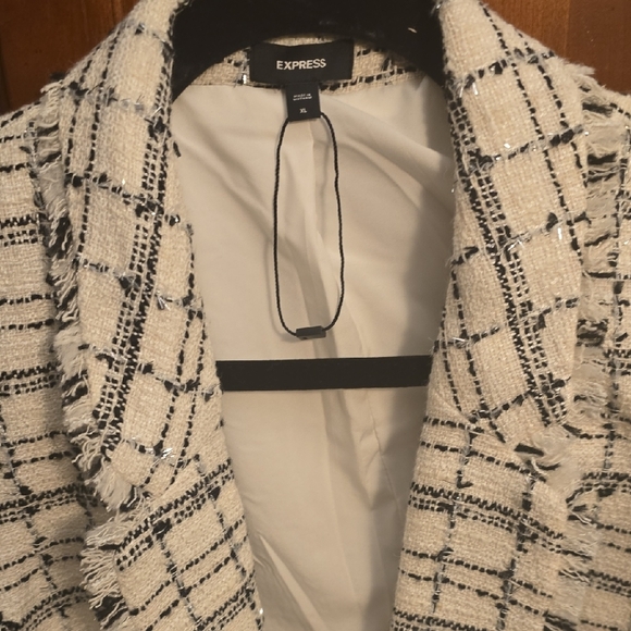 Jacket - Picture 4 of 14